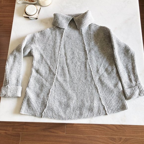 Free People oversize waffle knit grey wool sweater, funnel neck, turtleneck cowl - Picture 4 of 12